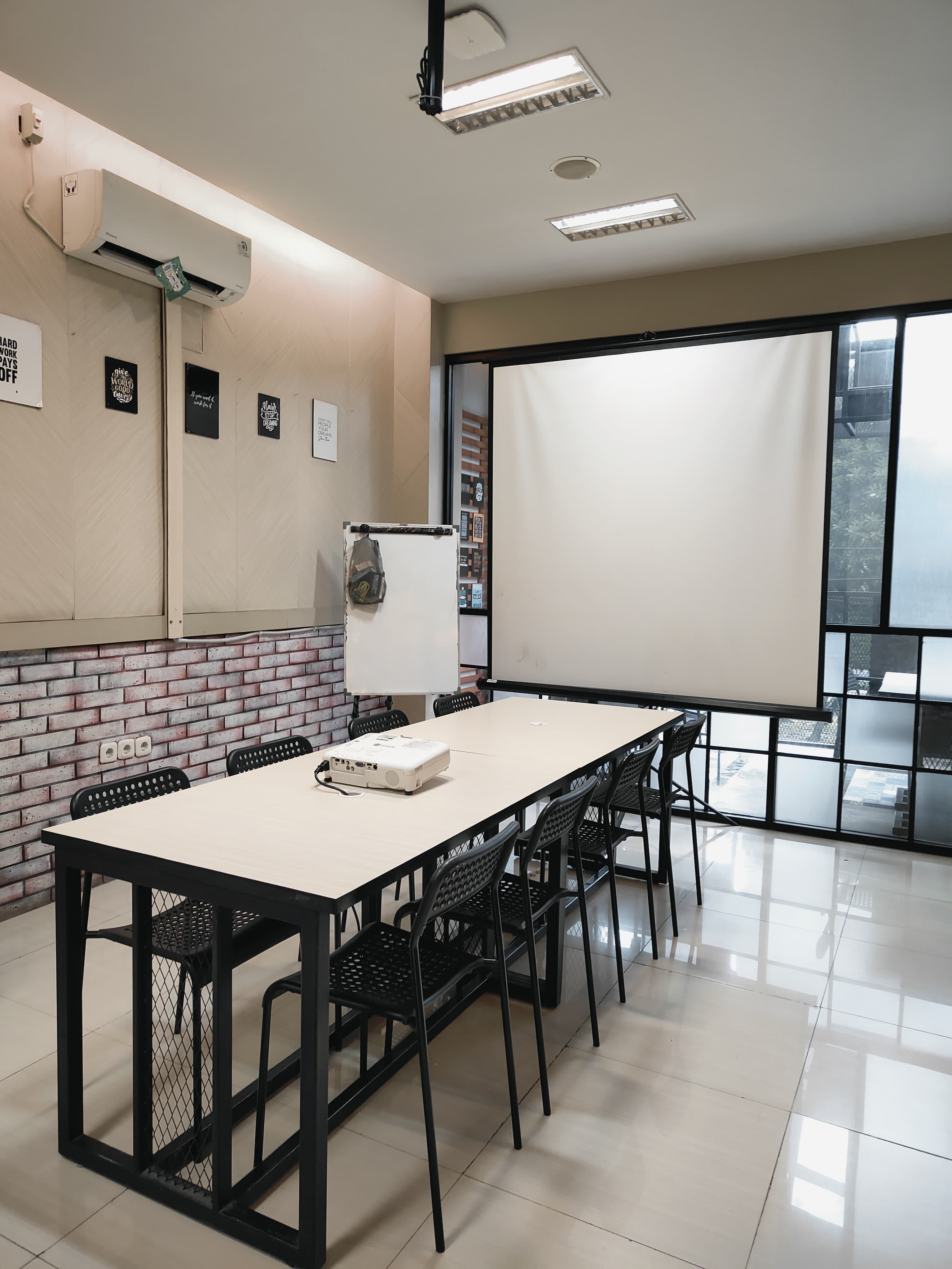 Modern workspace